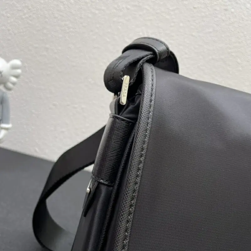 prada aaa homme mini sac a main s_112ba654